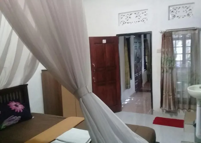 Warung Jojo And Habitación en casa particular